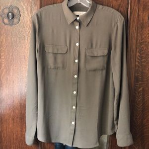 LOFT long or button tab sleeve camp blouse Olive S